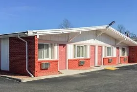 Photograph of Travelodge, Bay Shore