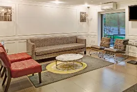 Photograph of Ramada by Wyndham, Staten Island