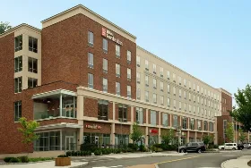 Photograph of Hilton Garden Inn, Dobbs Ferry
