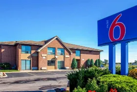 Photograph of Motel 6, Amherst