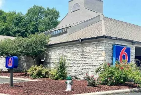Photograph of Studio 6, Dayton