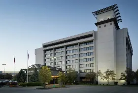 Photograph of Embassy Suites, Columbus