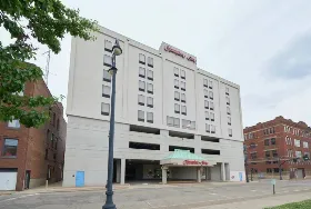 Photograph of Hampton Inn, Massillon