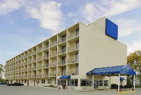 Photograph of Travelodge by Wyndham Cleveland Airport, Brook Park