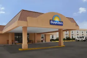 Photograph of Days Inn, Conneaut