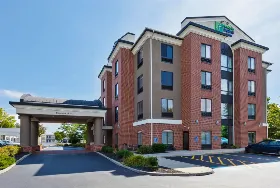 Photograph of Holiday Inn Express, Richfield
