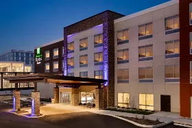Photograph of Holiday Inn Express, Cincinnati