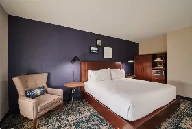 Photograph of Four Points by Sheraton, Eastlake