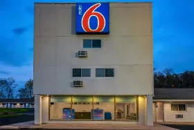 Photograph of Motel 6, Bellville