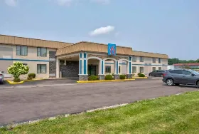Photograph of Motel 6, Springfield
