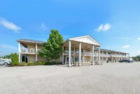 Photograph of Americas Best Value Inn, Austinburg