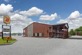 Photograph of Super 8, Sandusky