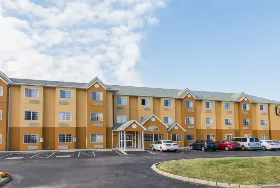 Photograph of Super 8, Columbus