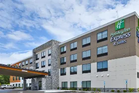 Photograph of Holiday Inn Express, Painesville