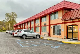 Photograph of Red Carpet Inn & Suites, Lima