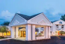 Photograph of Days Inn, Tiffin