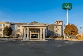 Photograph of La Quinta Inn, Tipp City