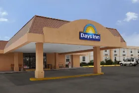 Photograph of Days Inn, Conneaut
