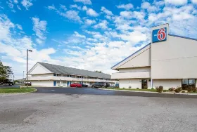 Photograph of Motel 6, Grove City