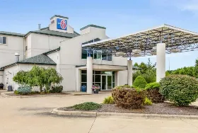 Photograph of Motel 6, Medina