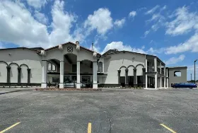 Photograph of Studio 6, Tulsa