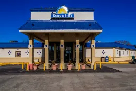 Photograph of Days Inn, Clinton