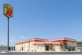 Photograph of Super 8, Clinton