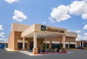 Photograph of Quality Inn, Shawnee