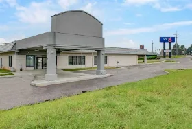 Photograph of Motel 6, Chickasha