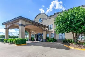 Photograph of Quality Inn, Durant