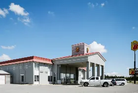 Photograph of Super 8, Elk City