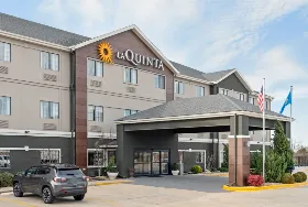 Photograph of La Quinta Inn & Suites, Ada
