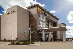 Photograph of La Quinta Inn & Suites, Owasso