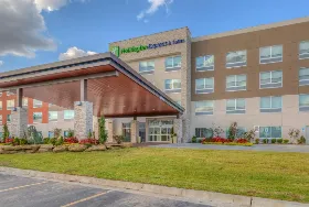 Photograph of Holiday Inn Express, Tulsa