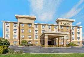 Photograph of La Quinta Inn & Suites, Midwest City