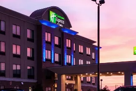 Photograph of Holiday Inn Express, El Reno