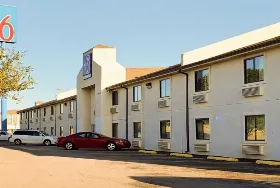 Photograph of Motel 6, Elk City
