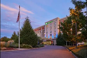 Photograph of Holiday Inn Express, Springfield