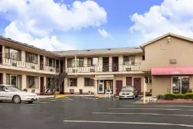 Photograph of Rodeway Inn, Portland