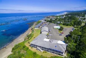 Photograph of Clarion Inn Surfrider Resort, Depoe Bay