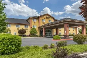 Photograph of Comfort Suites, Salem