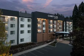 Photograph of Courtyard, Tigard