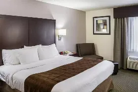 Photograph of Quality Inn & Suites, Clackamas