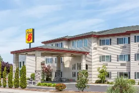 Photograph of Super 8, Medford