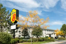 Photograph of Super 8, Redmond