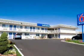 Photograph of Motel 6, Pendleton