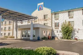 Photograph of Motel 6, Redmond