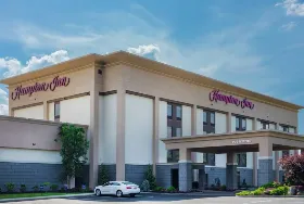 Photograph of Hampton Inn, Bedford
