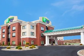 Photograph of Holiday Inn Express, Cranberry