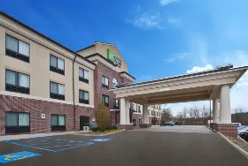 Photograph of Holiday Inn Express, Washington